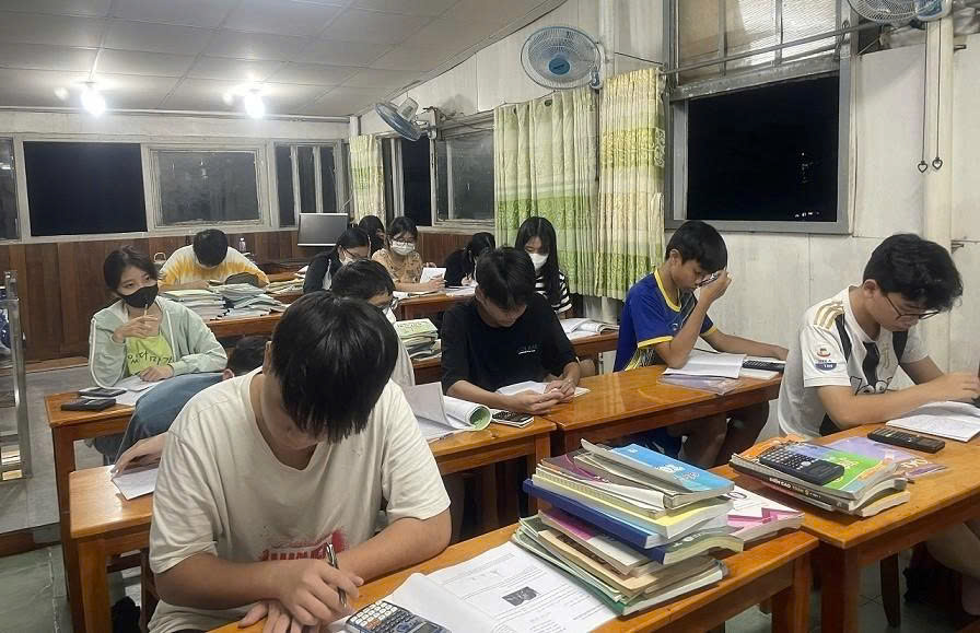 Một lớp học tại nhà thầy Trần Như Thập.