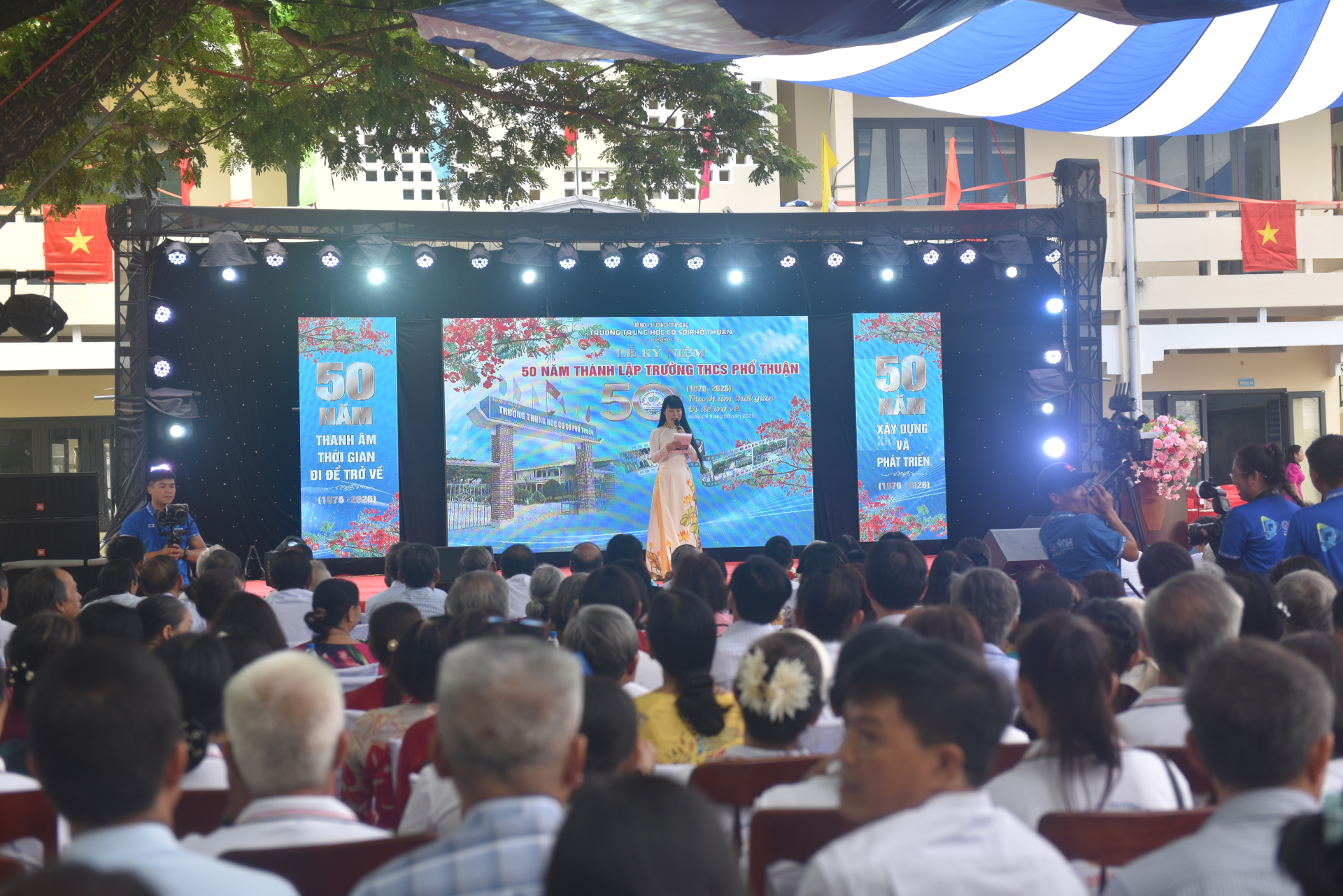 MC, diễn giả Thi Thảo đảm nhận vai trò dẫn chương trình trong sự kiện này.