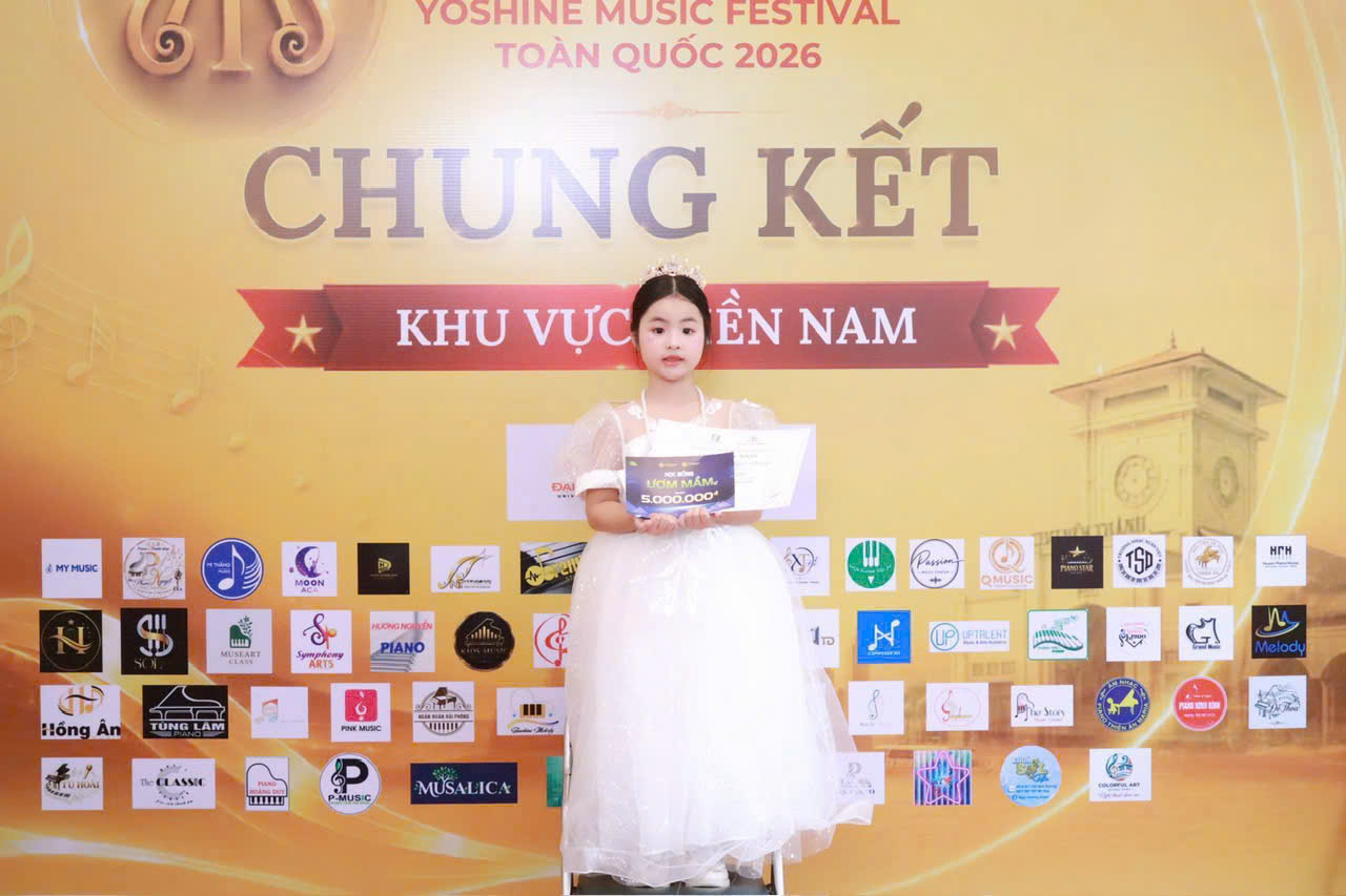 Jenny Tuyết Phụng ghi dấu ấn tại cuộc thi âm nhạc chuyên nghiệp
