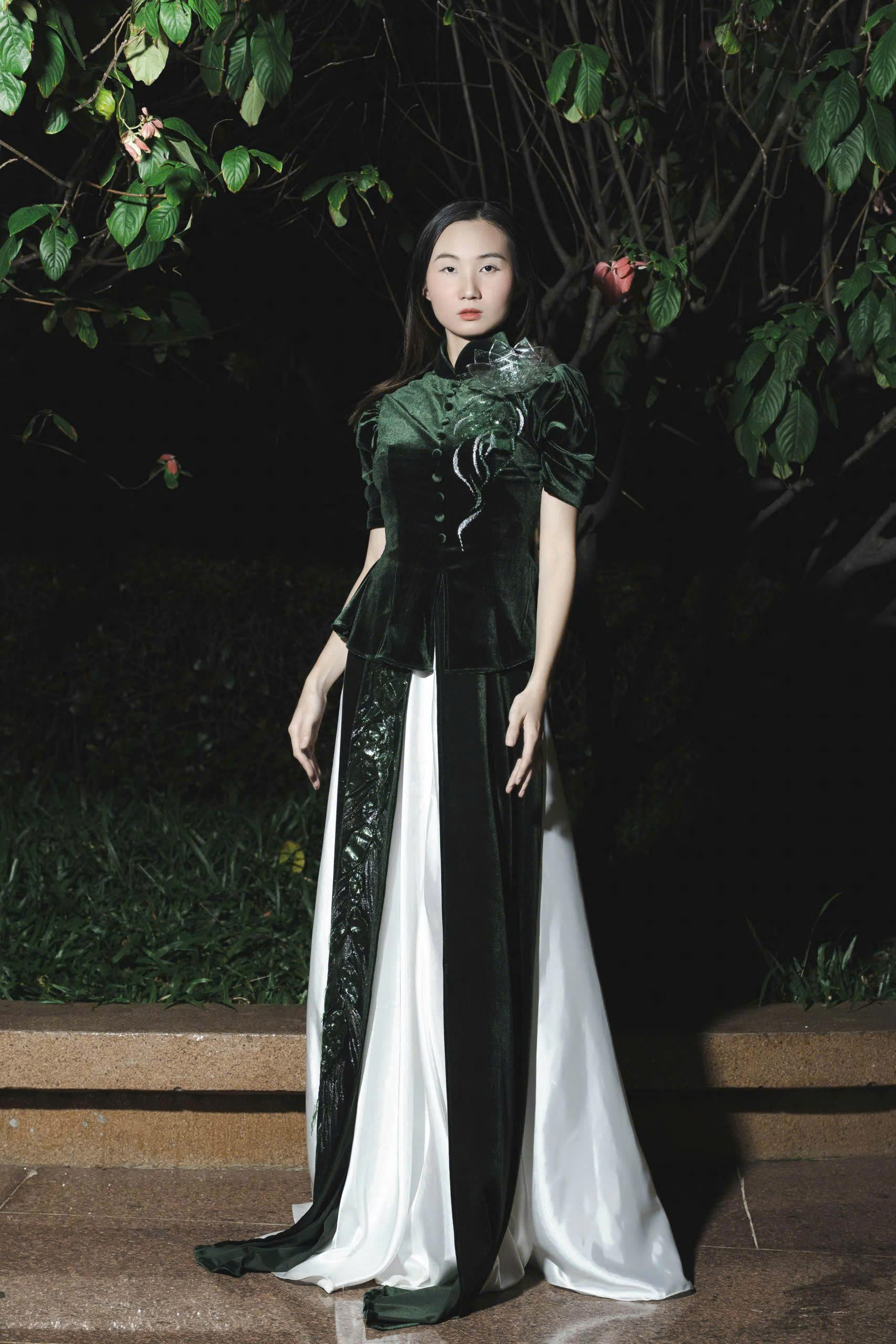 Người mẫu Phụng Nguyễn.