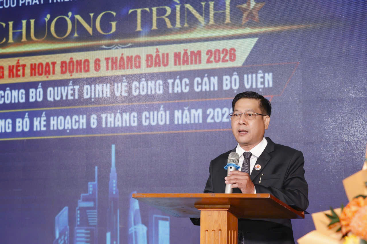 ông Lê Văn Tiếp, Viện trưởng Viện Nghiên cứu Phát triển Bảo tồn Văn hóa Nghệ thuật Đông Nam Á Phát biểu khai mạc hội nghị