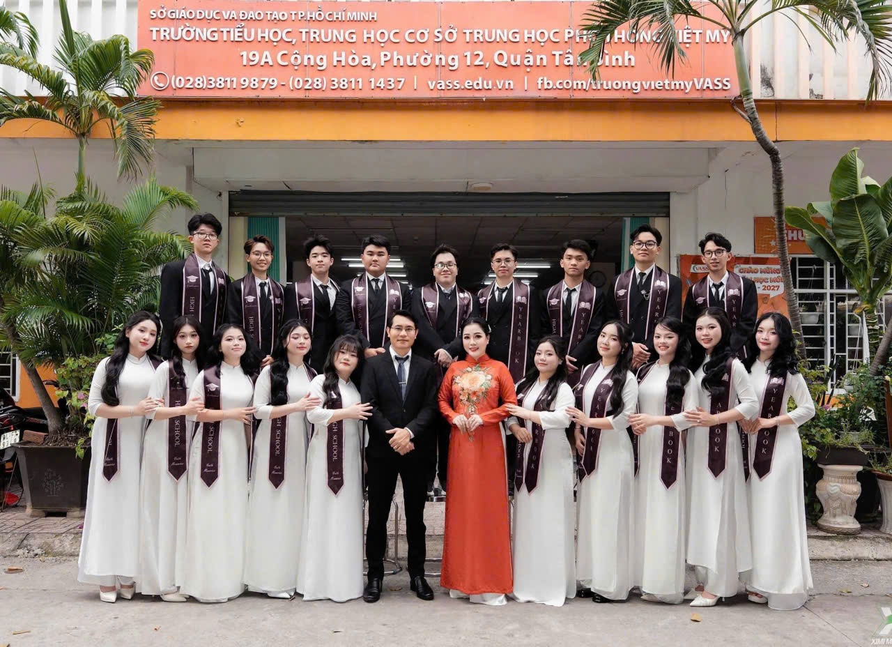 Đồng hành cùng nhiều thế hệ học sinh, ThS. Nguyễn Thanh Mai luôn tin rằng người thầy không chỉ truyền đạt tri thức mà còn gieo niềm tin, truyền cảm hứng và nâng bước các em trên hành trình trưởng thành.