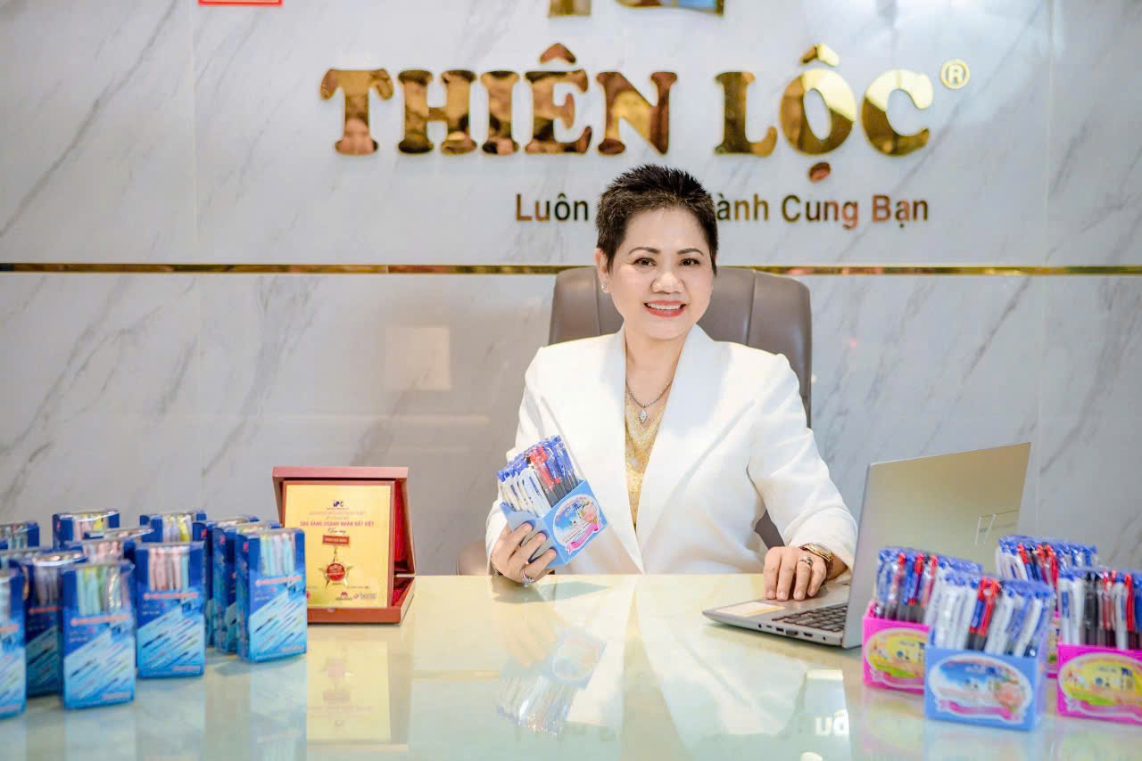 Doanh nhân Trần Huệ Ngọc – Nhà sáng lập Thương hiệu Văn phòng phẩm Bút Bi Thiên Lộc