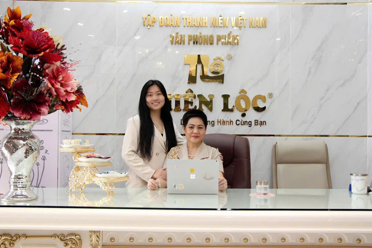 Doanh nhân Trần Huệ Ngọc cùng con gái út Huỳnh Lợi Ngân