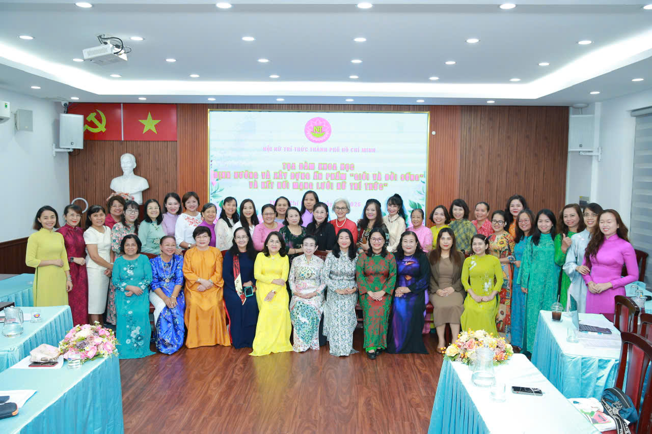 Đông đảo đại biểu, hội viên...tham dự tọa đàm