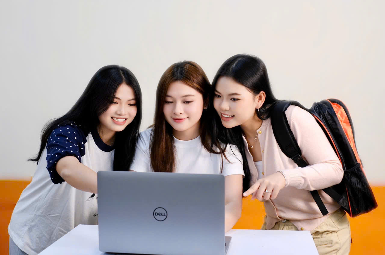Nuôi dưỡng niềm say mê học tập và kỹ năng làm việc hiệu quả qua hoạt động nhóm