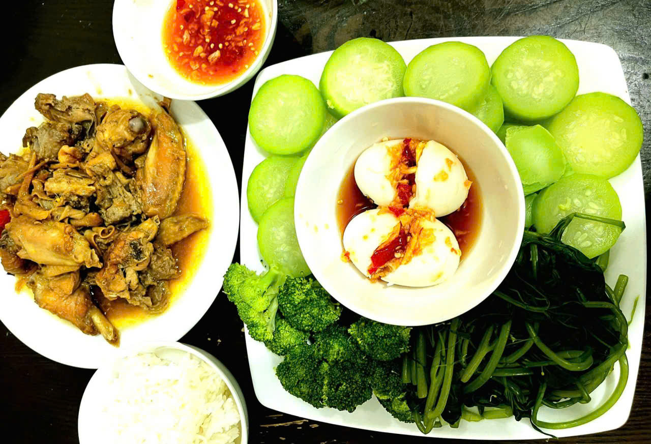 Bữa cơm còn thừa, để ngoài bao lâu thì nên cất tủ lạnh?