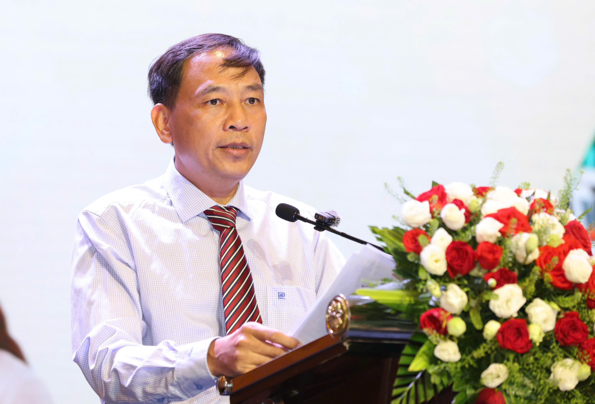 Nhà báo Vũ Đức Thuận, Tổng Biên tập Tạp chí Thương hiệu và Công luận Phát biểu khai mạc