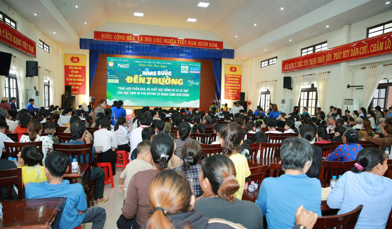  Được duy trì qua nhiều mùa tổ chức, “Nâng bước đến trường” đã trở thành hoạt động giàu ý nghĩa đối với học sinh có hoàn cảnh khó khăn.