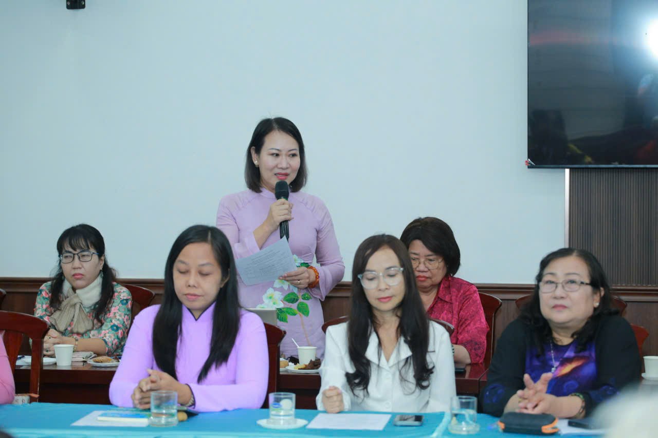 Hành trình học tập không ngừng giúp phụ nữ trí thức vừa phát triển bản thân, vừa tạo ra những giá trị mới trong công việc và đời sống xã hội.