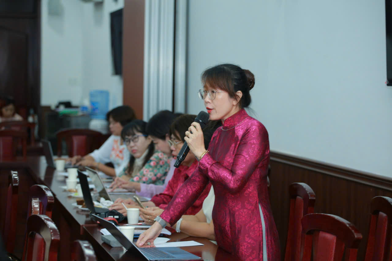 Không chỉ tiếp nhận tri thức, nhiều nữ trí thức còn góp phần tạo ra tri thức, giải pháp và những giá trị mới thông qua công việc chuyên môn của mình