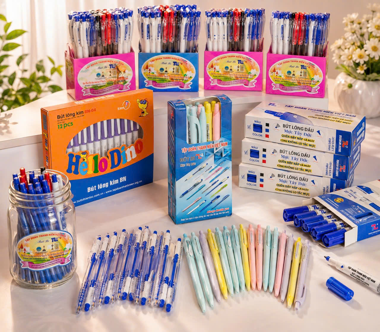 Các sản phẩm của Văn phòng phẩm - Bút Bi Thiên Lộc được phát triển đa dạng, đáp ứng nhu cầu sử dụng trong học tập, công việc và đời sống hằng ngày.