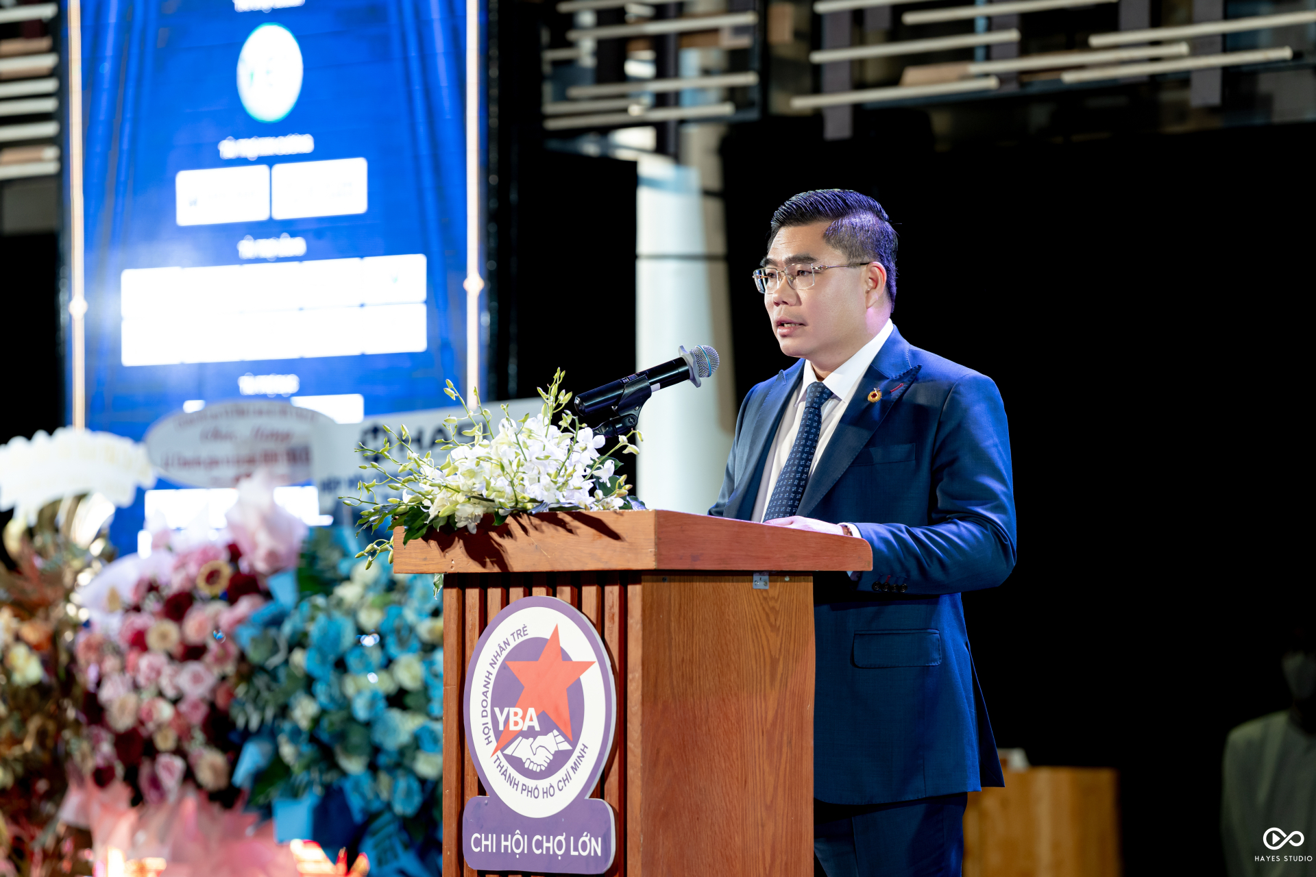 Ông Phan Tấn Đạt, Chủ tịch Hội Doanh nhân trẻ TP.HCM phát biểu tại chương trình.