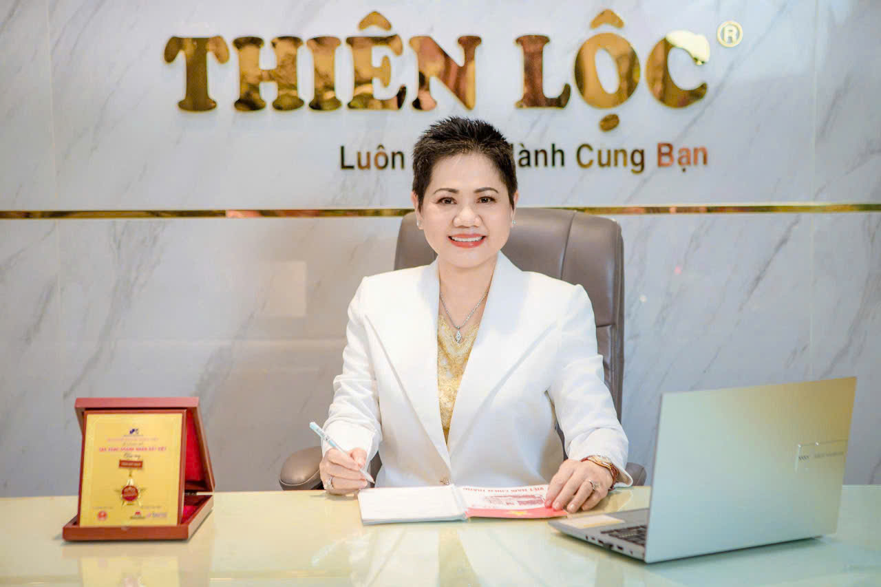 Doanh nhân Trần Huệ Ngọc, Nhà sáng lập Thương hiệu Văn phòng phẩm – Bút Bi Thiên Lộc, góp phần lan tỏa thông điệp vì người tiêu dùng