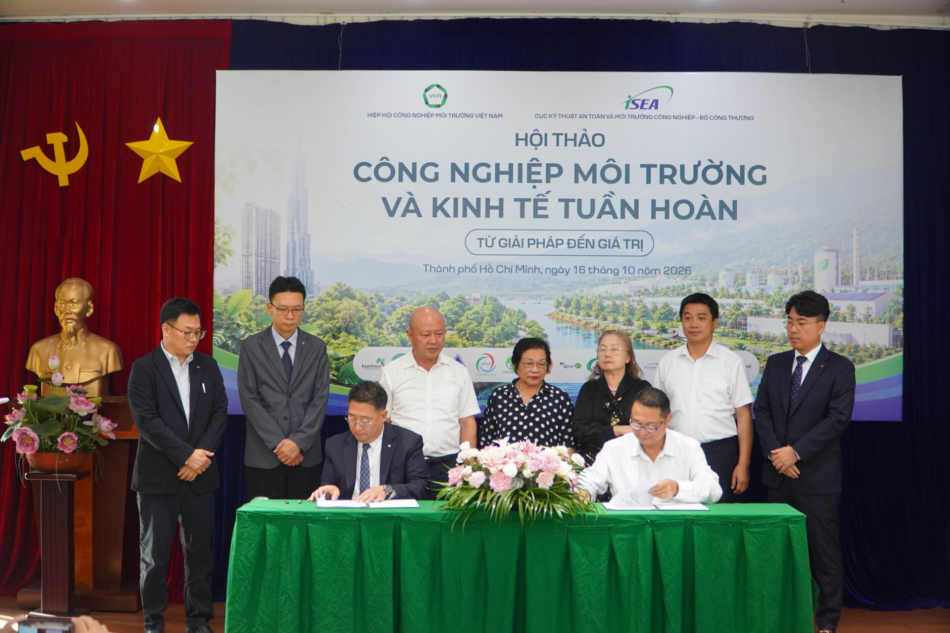 Đại diện VEIA và KUNHWA E&C ký kết biên bản ghi nhớ hợp tác