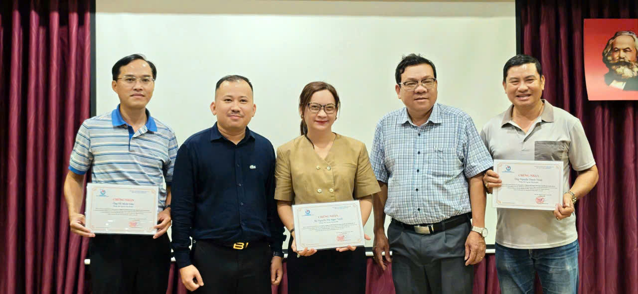 Bồi dưỡng kỹ năng sáng tạo nội dung đa nền tảng cho người làm báo