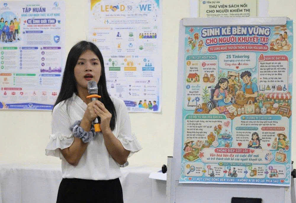 Chị Nguyễn Huỳnh Gia Hân chia sẻ về dự án sinh kế cho người khuyết tật.