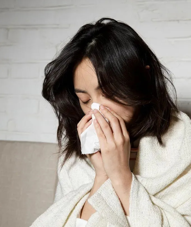 4 dấu hiệu nhỏ ít người để ý nhưng là tiếng cơ thể đang cầu cứu, lá chắn miễn dịch ‘tụt dốc’ không phanh