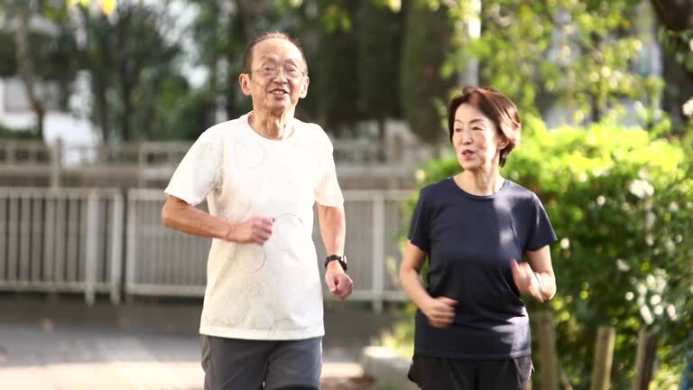 Tìm ra 4 bài tập tốt nhất để kéo dài tuổi thọ, đẩy lùi lão hóa hiệu quả cho người sau 50 tuổi: Không phải chạy bộ hay đạp xe