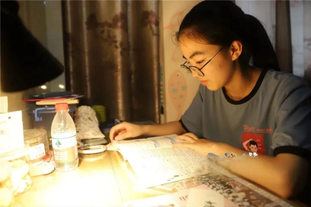 Nữ sinh Ngô Vũ Kỳ