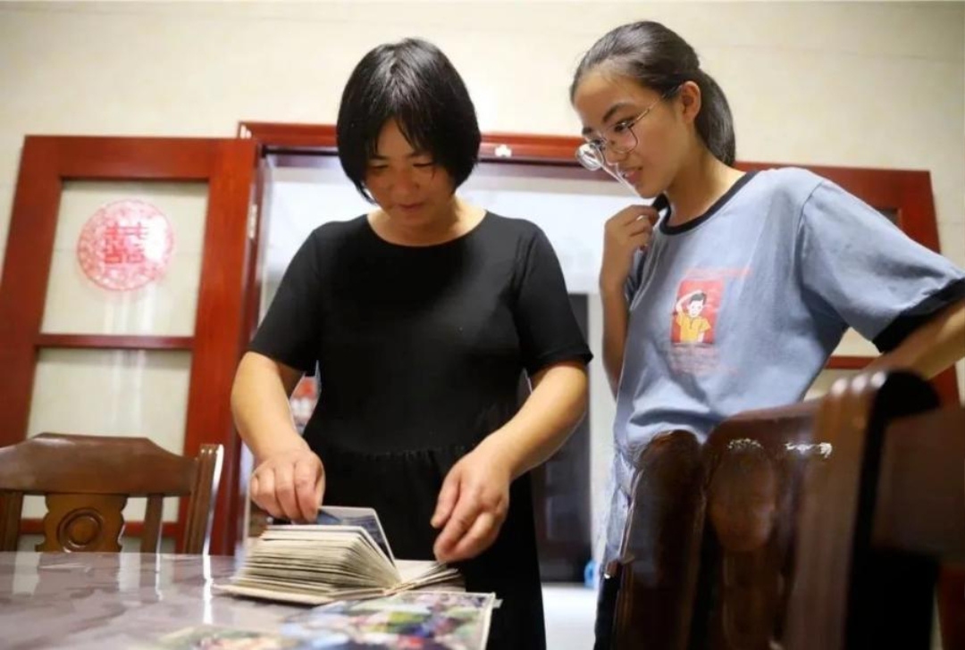 Nữ sinh Ngô Vũ Kỳ và mẹ