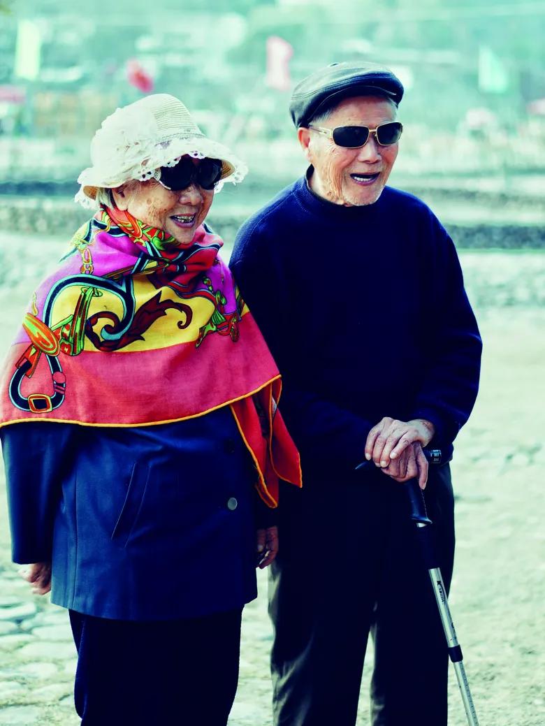 Hai vợ chồng bà Giang