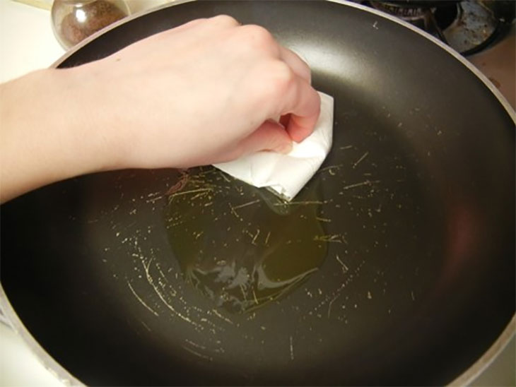 chao-chong-dinh-bi-tray-xuoc-lop-chong-dinh-co-nen