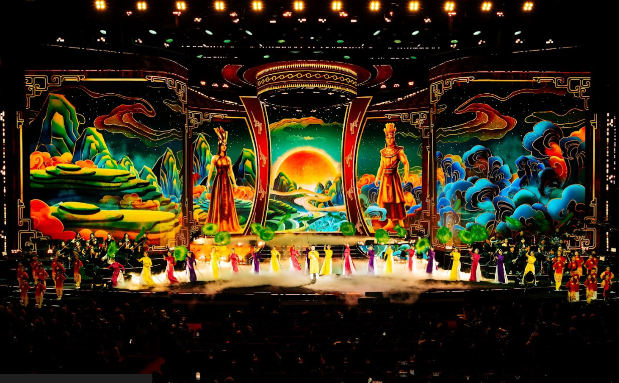 Tổng đạo diễn Hoàng Công Cường: 'Lần này, tôi dành nhiều tâm sức vì những trái tim đã đi rất xa để tìm về hai chữ quê hương'