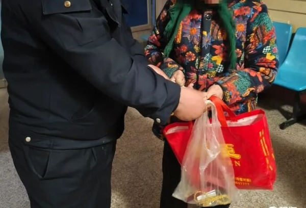 Cảnh sát trao trả tài sản cho gia đình ông Trương