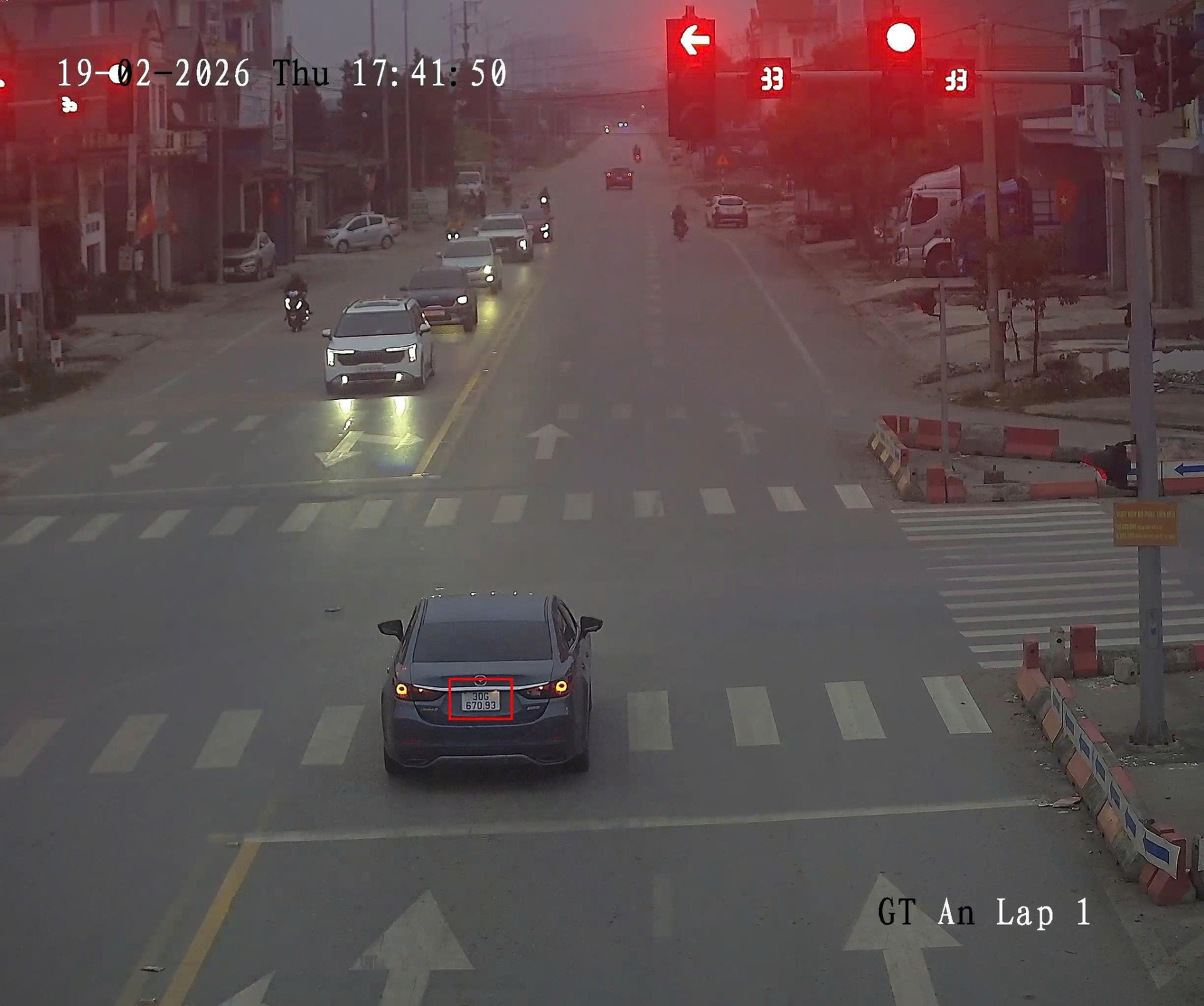 Ô tô vượt đèn đỏ. Ảnh: Phòng CSGT Công an tỉnh Bắc Ninh