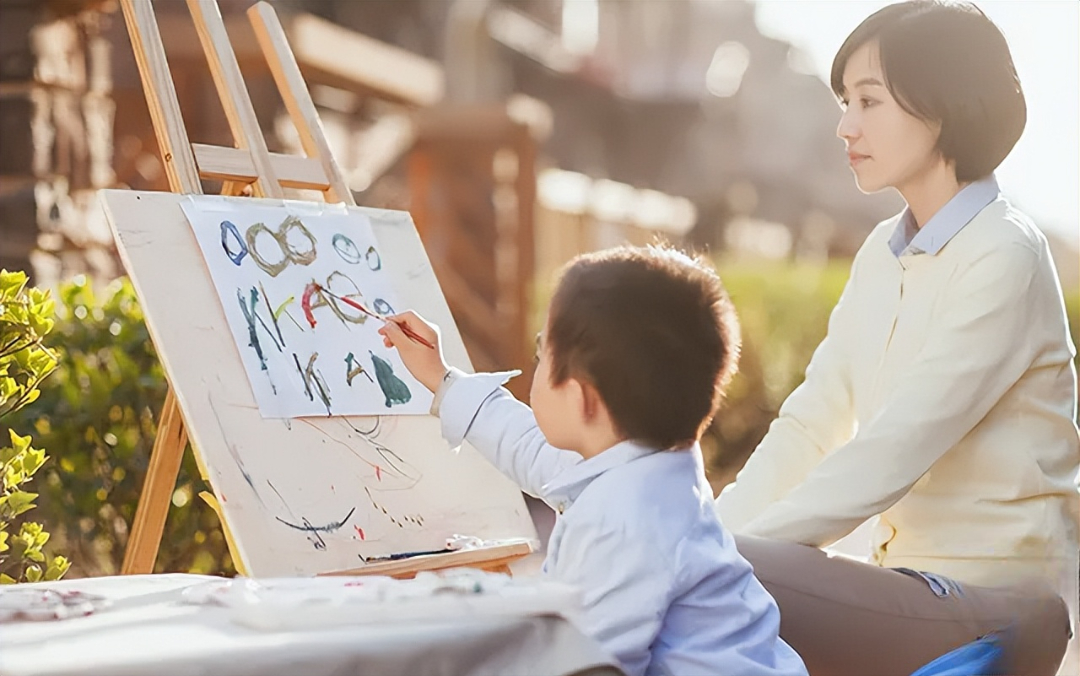 Phỏng vấn gia đình 100 học sinh xuất sắc, giáo sư ĐH “Harvard châu Á” phát hiện 3 điểm chung, âm thầm quyết định cả tương lai