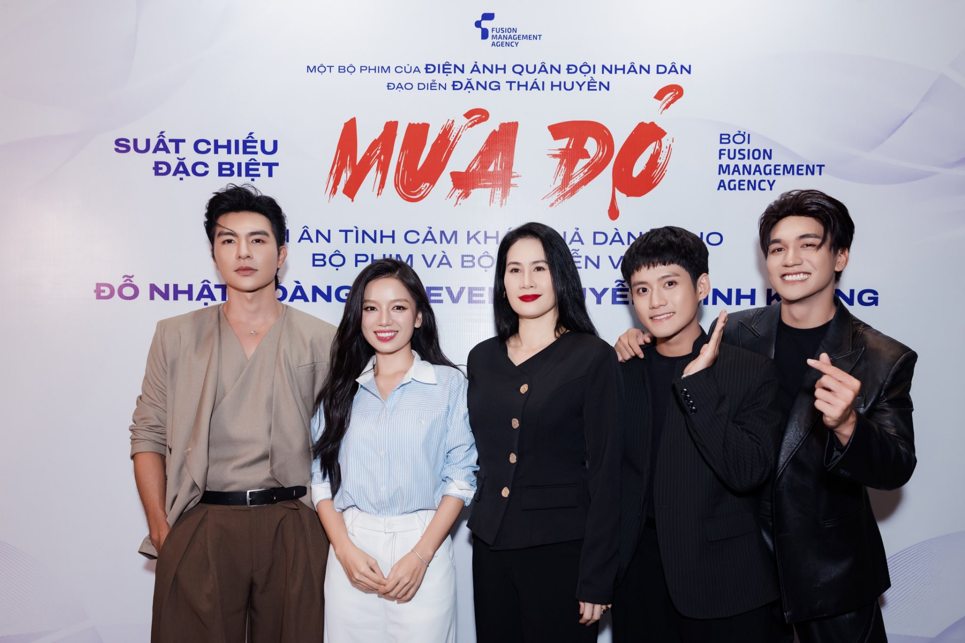 Nữ diễn viên phim 700 tỷ đồng là cựu người mẫu nổi tiếng, làm mẹ đơn thân nuôi 2 con, U50 khẳng định “không chờ tình yêu đến”