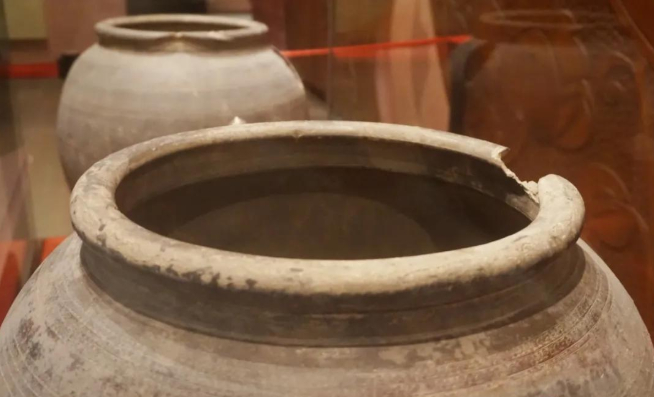 Đào sâu phát hiện hơn 13,4 kg vàng và 166,5 kg bạc, công trường xây dựng lập tức bị phong tỏa