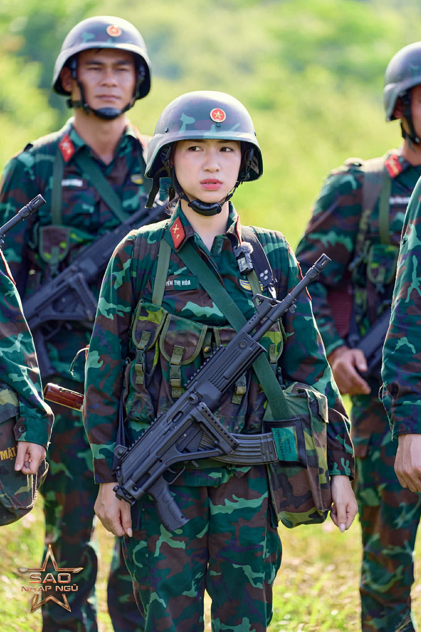 Quá khứ ít ai biết về Hoà Minzy và bạn trai quân nhân