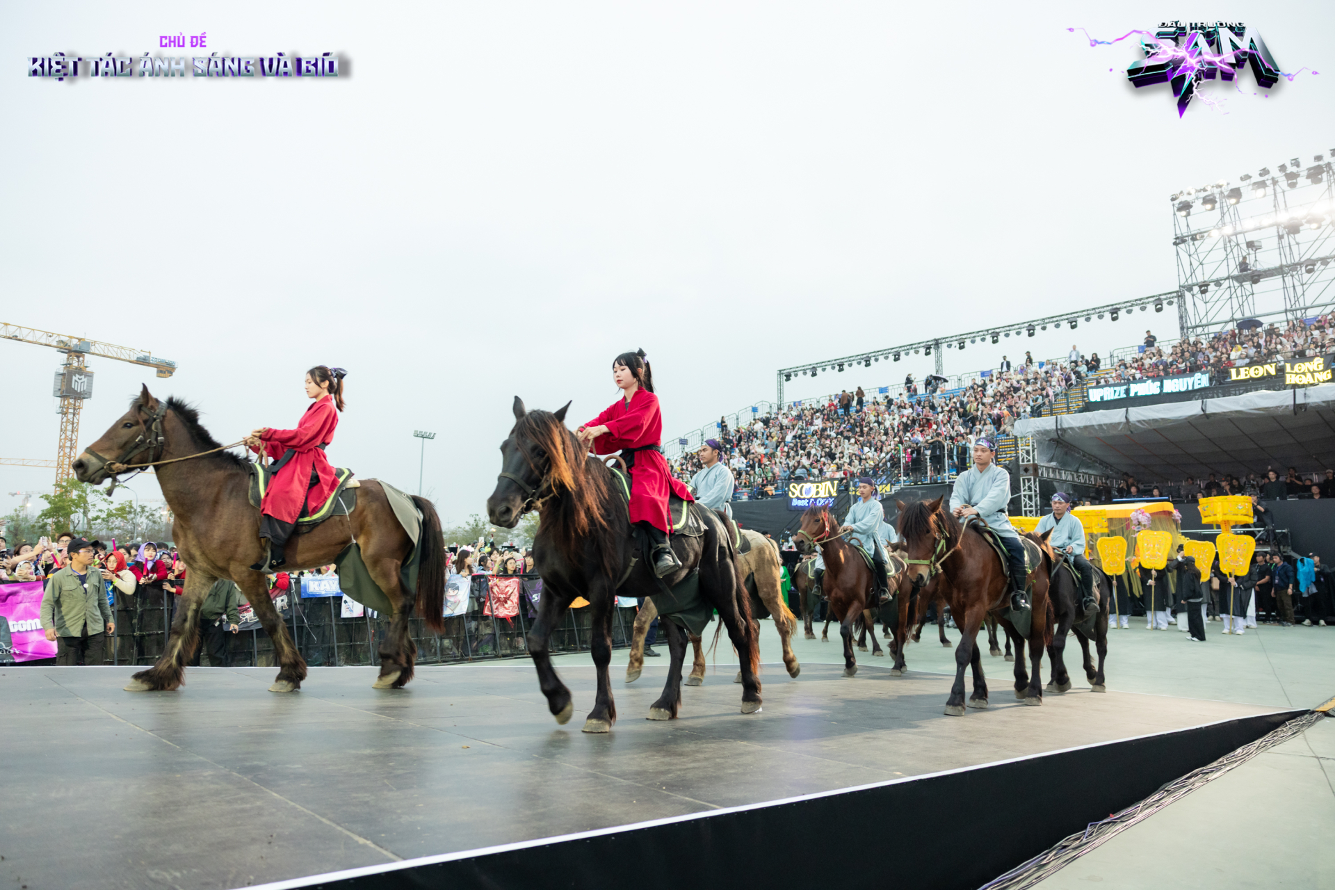 “Ngọc nữ Quan họ” SN 2004 mang cả đoàn rước 12 ngựa, tái hiện lễ hội Bắc Bộ tại sân khấu có 50.000 khán giả