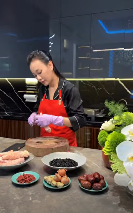 Động thái mới của Phương Oanh