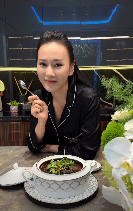 Động thái mới của Phương Oanh