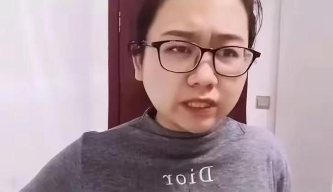 Cô Lý đăng video lên mạng kể lại câu chuyện của mình