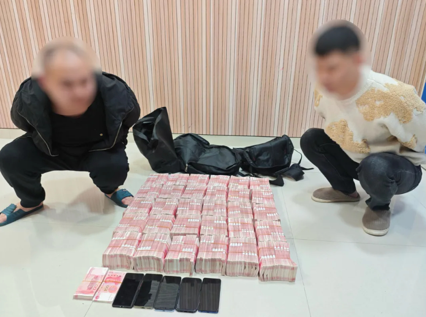 Phát hiện hơn 11,4 tỷ đồng tiền mặt trên 1 chiếc ô tô không có biển số