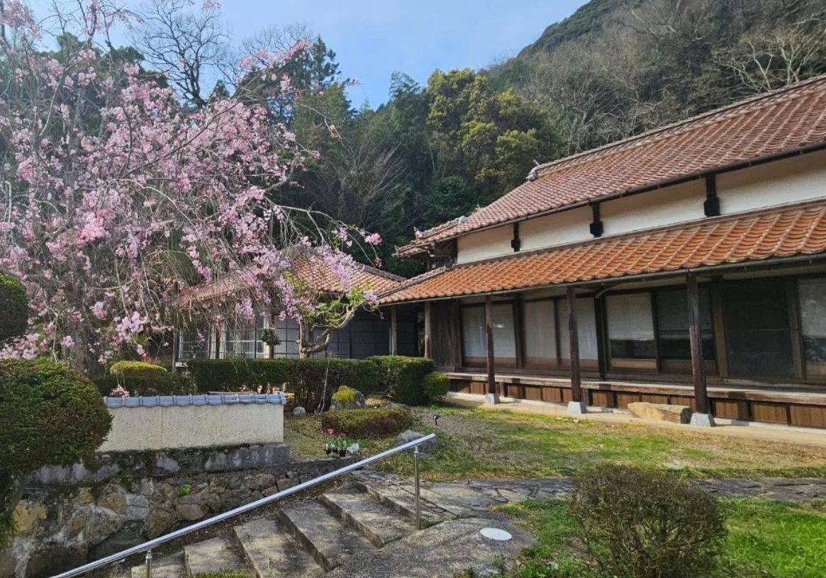 Cặp vợ chồng chi hơn 578 triệu đồng mua 1 căn nhà bỏ hoang ở Nhật để nghỉ hưu: “Chúng tôi không định kiếm tiền từ nó”