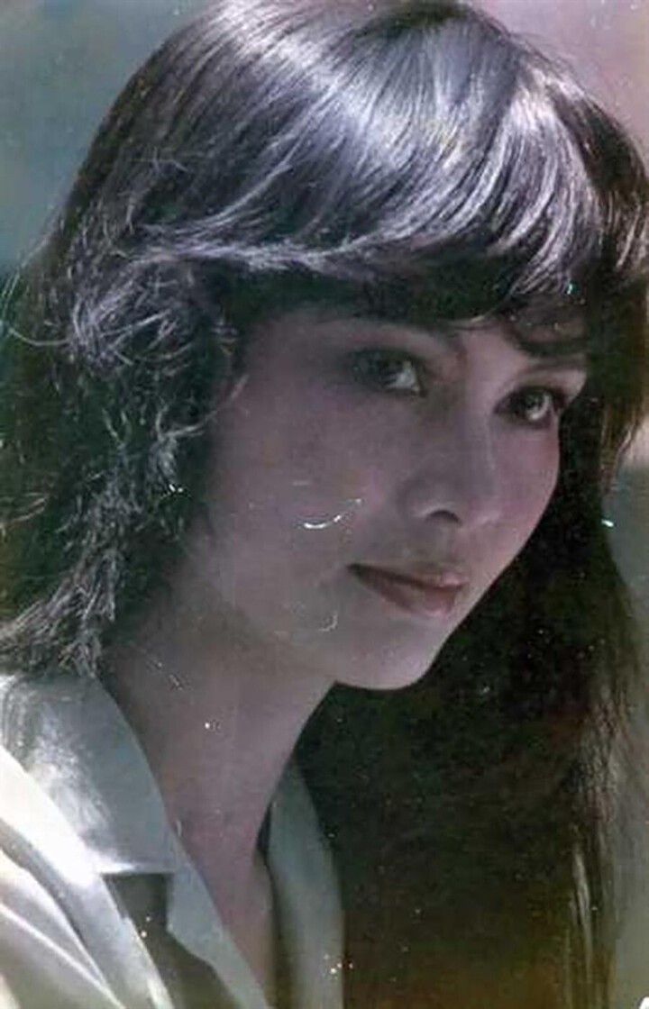 Nữ NSND nổi tiếng sống một mình trong căn hộ 70m2 tại Hà Nội, tuổi 70 được con gái âm thầm tìm bạn trai, mời sang Mỹ