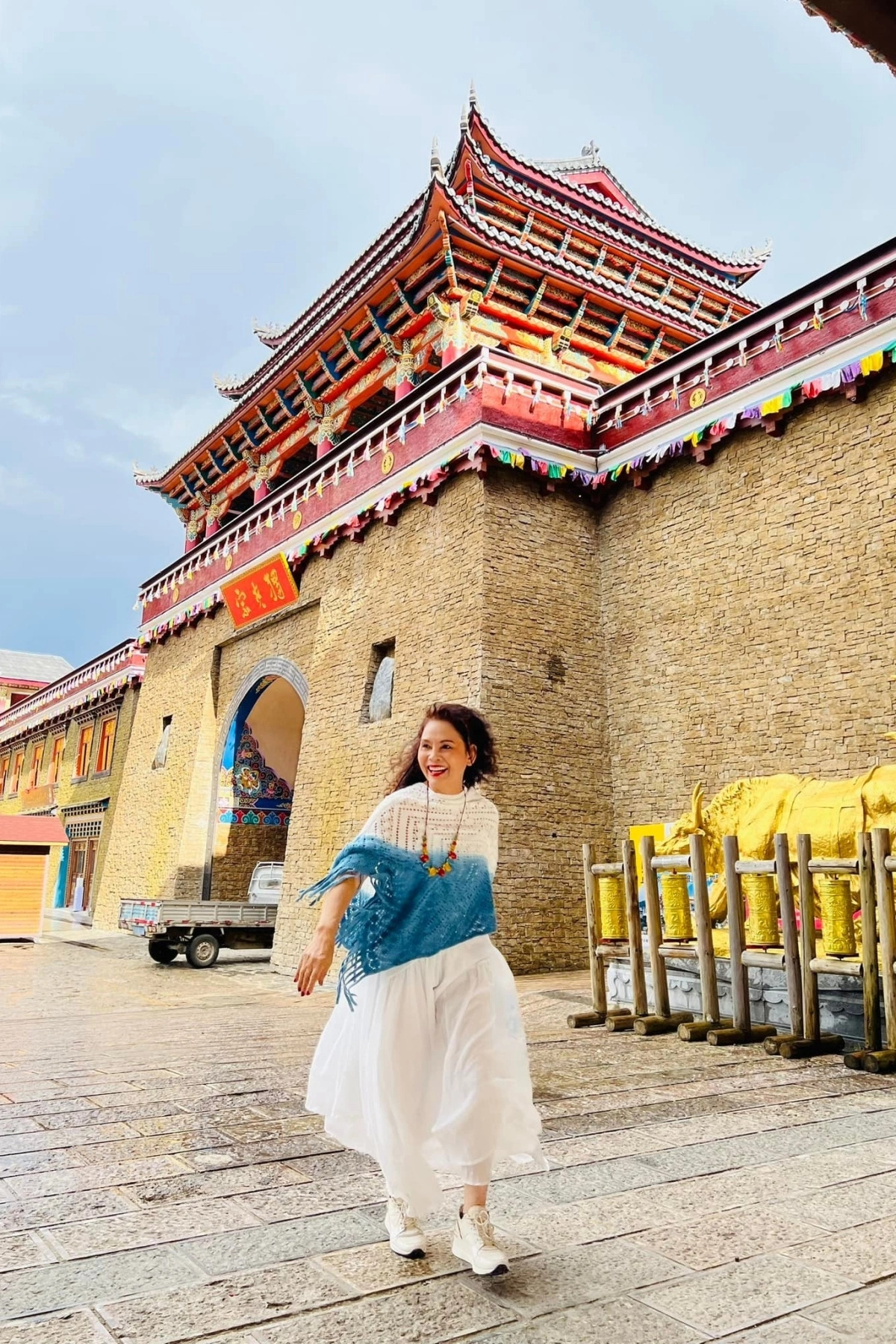 Nữ NSND nổi tiếng sống một mình trong căn hộ 70m2 tại Hà Nội, tuổi 70 được con gái âm thầm tìm bạn trai, mời sang Mỹ