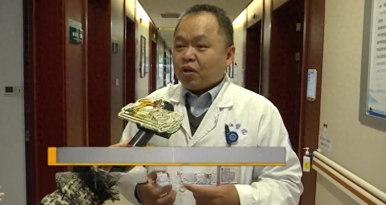 Tăng c&acirc;n bất thường d&ugrave; ăn rất &iacute;t, người phụ nữ nghe lời b&aacute;c sĩ kiểm tra camera: &ldquo;Sốc nặng khi ph&aacute;t hiện những g&igrave; diễn ra mỗi đ&ecirc;m&rdquo;- Ảnh 2.