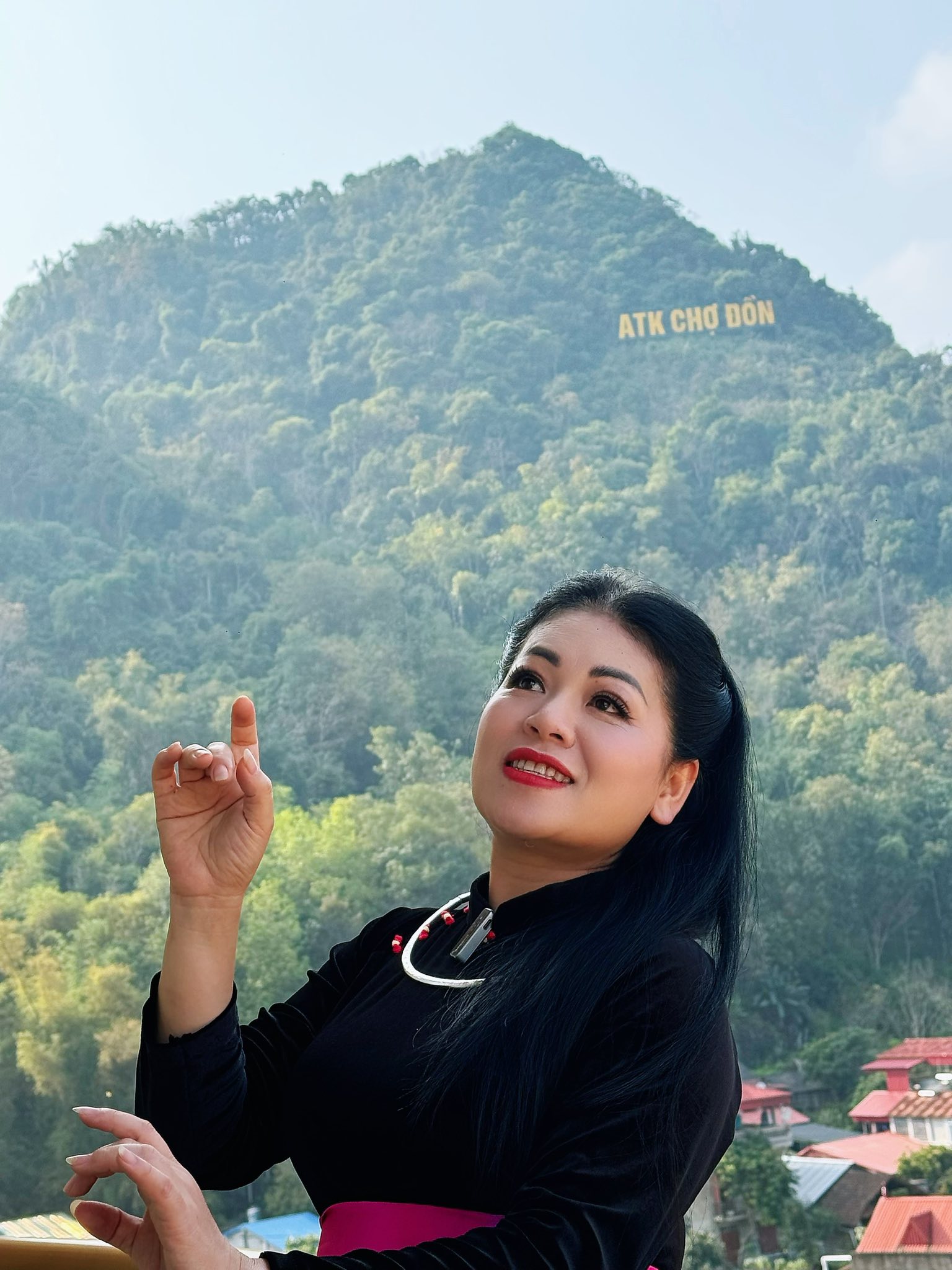 Tình hình hiện tại của “nữ hoàng nhạc đỏ” là mẹ đơn thân 4 con