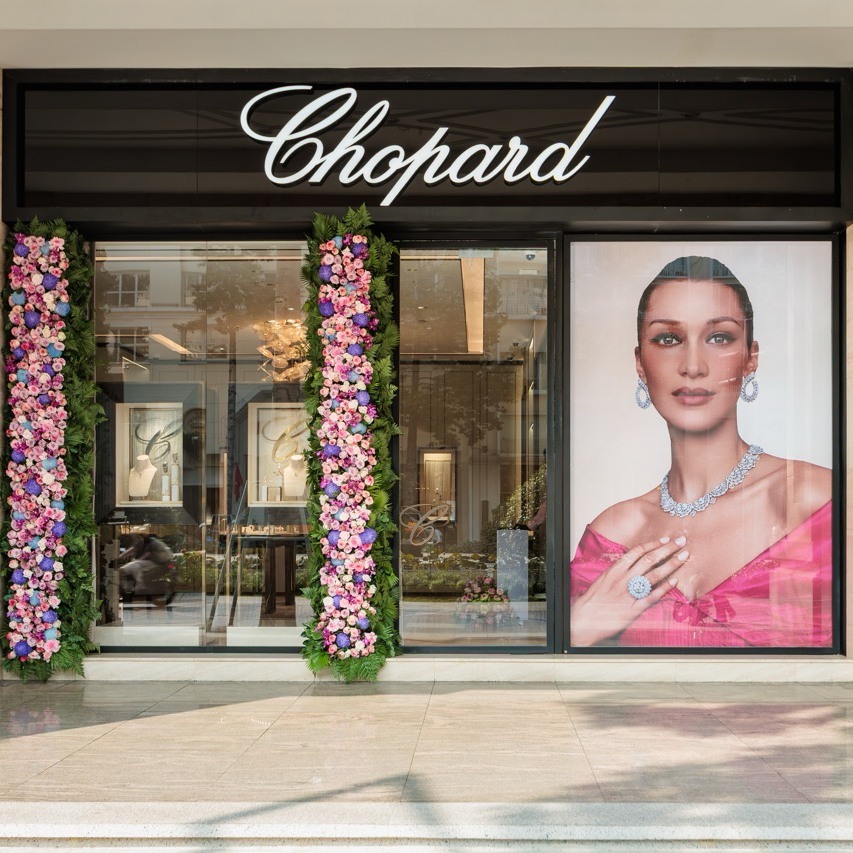 “Mỹ nhân trăm tỷ” sinh năm 2003 gây chú ý khi diện trang sức xa xỉ, khí chất ngày càng thăng hạng