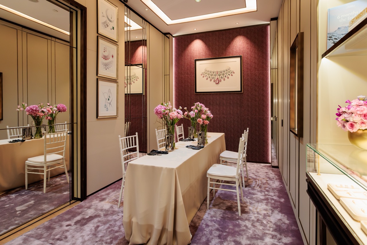 “Mỹ nhân trăm tỷ” sinh năm 2003 gây chú ý khi diện trang sức xa xỉ, khí chất ngày càng thăng hạng