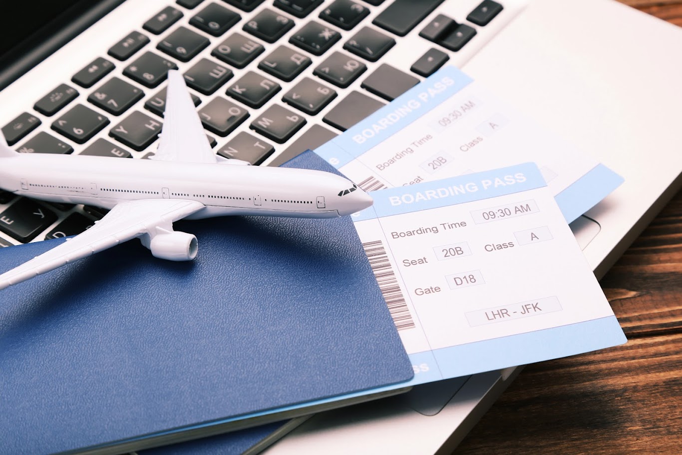 Vì sao mua vé máy bay 0 đồng vẫn phải trả thêm tiền?