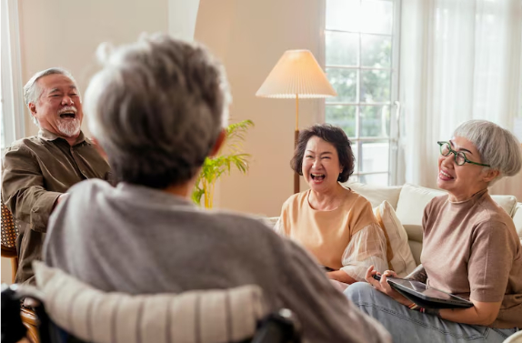 Lương hưu 10 triệu đồng, vợ chồng U65 thoả thích đi du lịch, dưỡng già, sau 5 năm hối hận vô cùng: Không có kế hoạch tuổi già khó sống