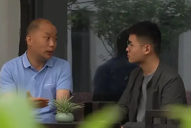 Phát hiện người đàn ông kiếm hơn 382 tỷ đồng/năm nhờ lá cây