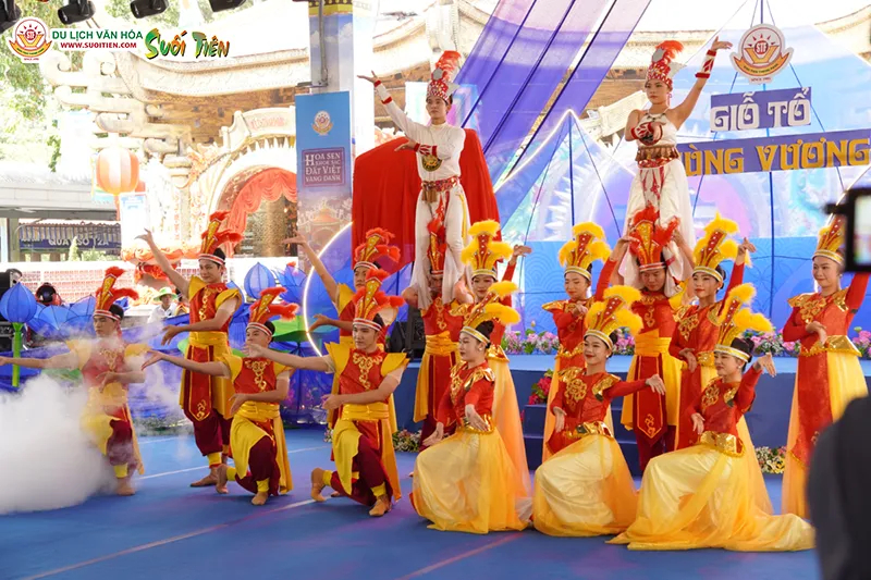 Tin rất vui: Hàng nghìn du khách đến TP.HCM sẽ được miễn phí dịch vụ này trong ngày 30/4 và nhận 10.000 phần quà đặc biệt dịp lễ